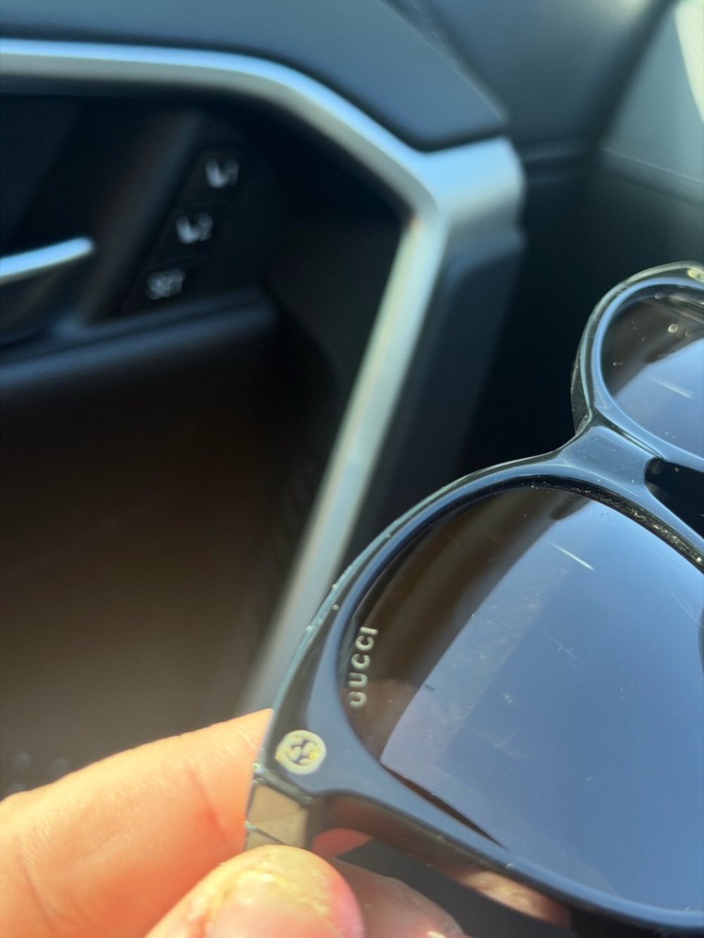 Gucci Sunglasses - Picture 7 of 7